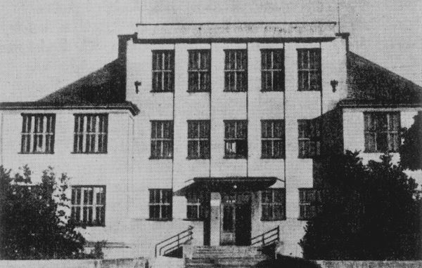 Aktuální fotografie vstupu do ZŠ Žamberk Nádražní 743